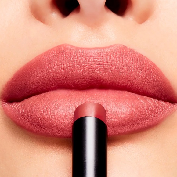 NIB MAC Powder Kiss Velvet Blur Slim Lipstick in PEPPERY PINK - Picture 5 of 9